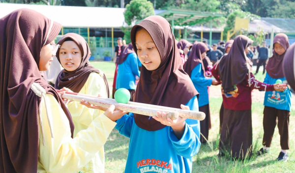 Membangun Semangat Belajar dan Kebersamaan: Kelas 6 SD IT YABIS Ikuti Promosi dan Fun Game Bersama SMP IT YABIS Bontang